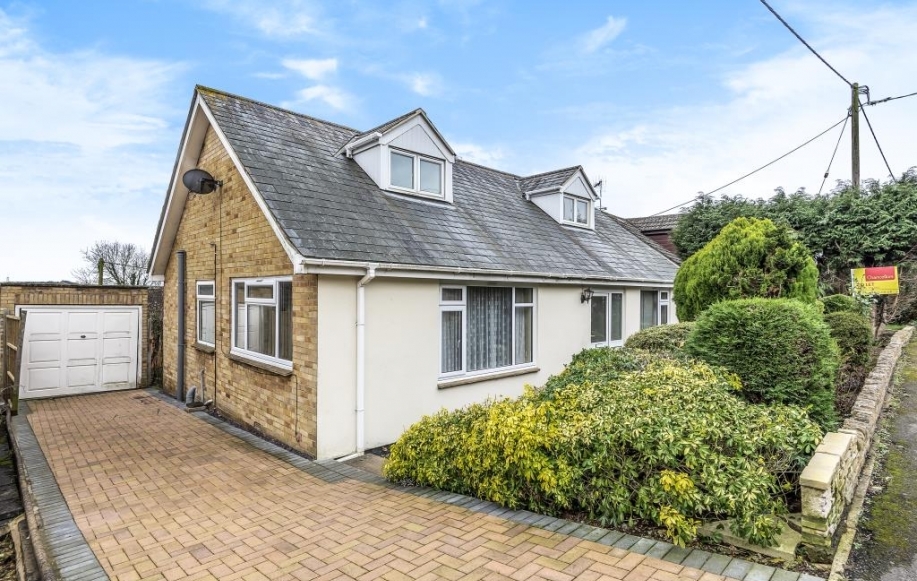 4 bedroom accessible bungalow to rent, Blenheim Way, Oxford, OX33 1SB