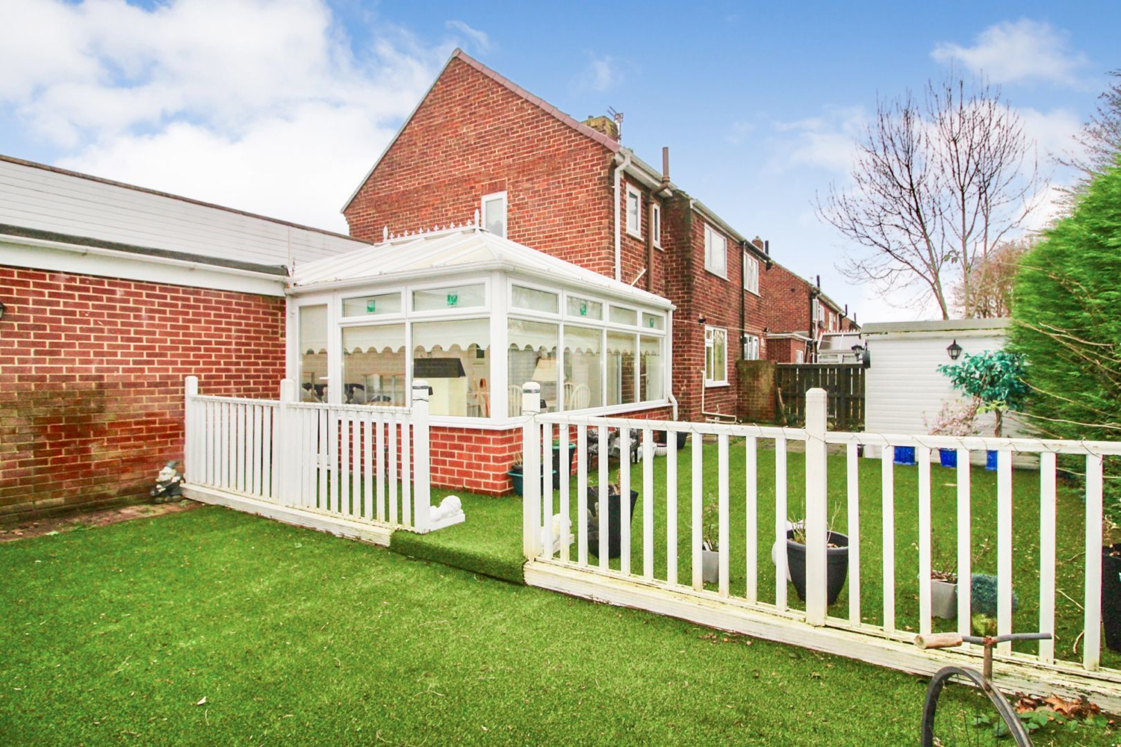 2 bedroom semidetached house for sale, St. Margarets Avenue