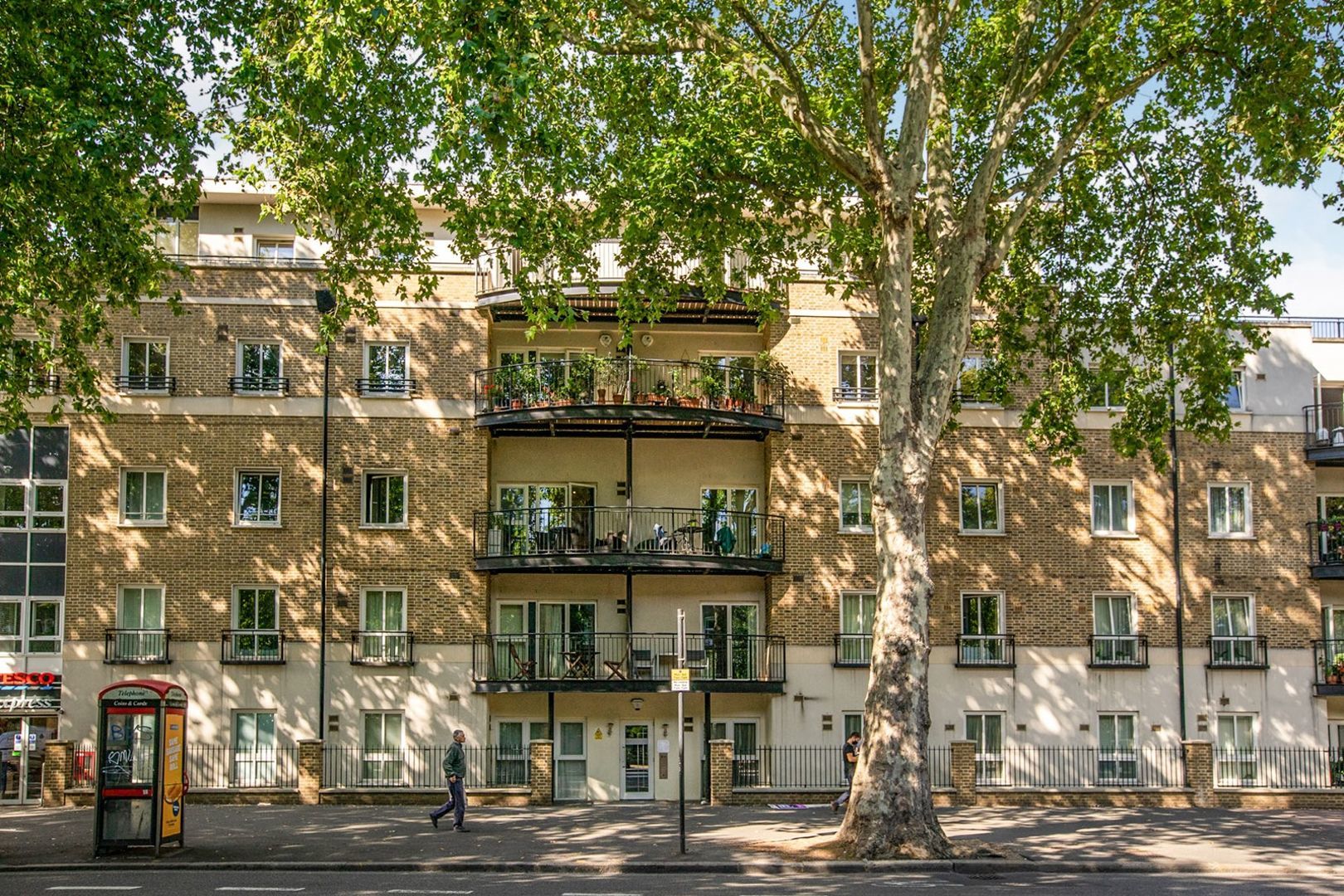 2 bedroom flat for sale, Kennington Road, London, SE11 6HR