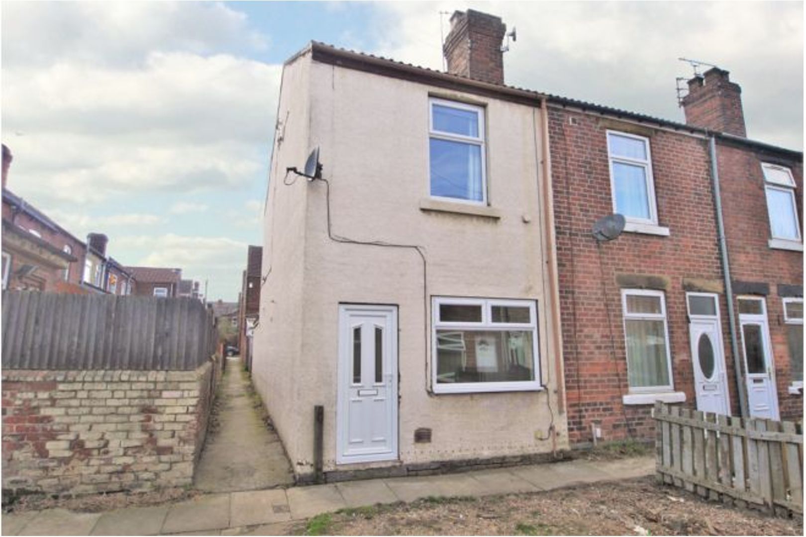 3 bedroom semidetached house to rent, Church Street, Langold, Worksop