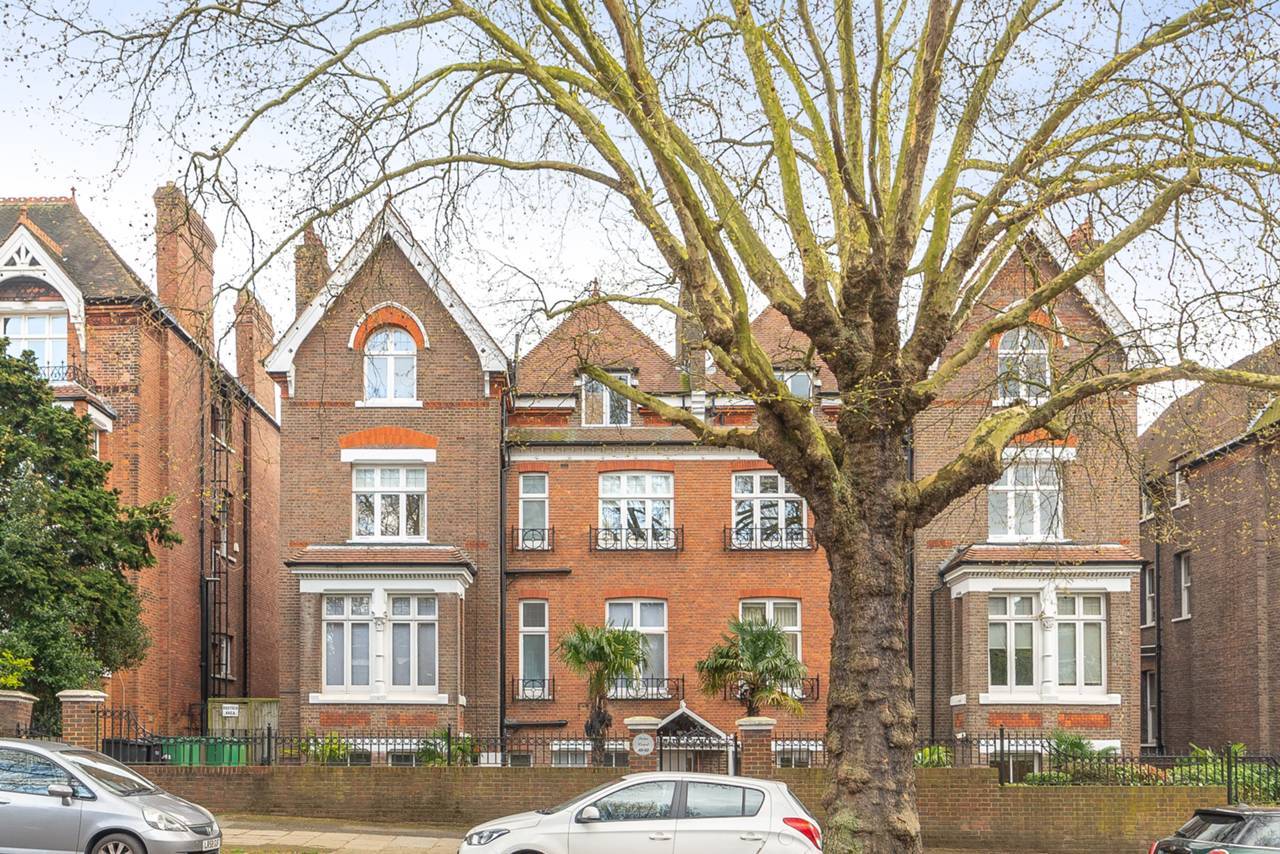 4 bedroom flat to rent, Fitzjohns Avenue, Hampstead, NW, NW3 5LY