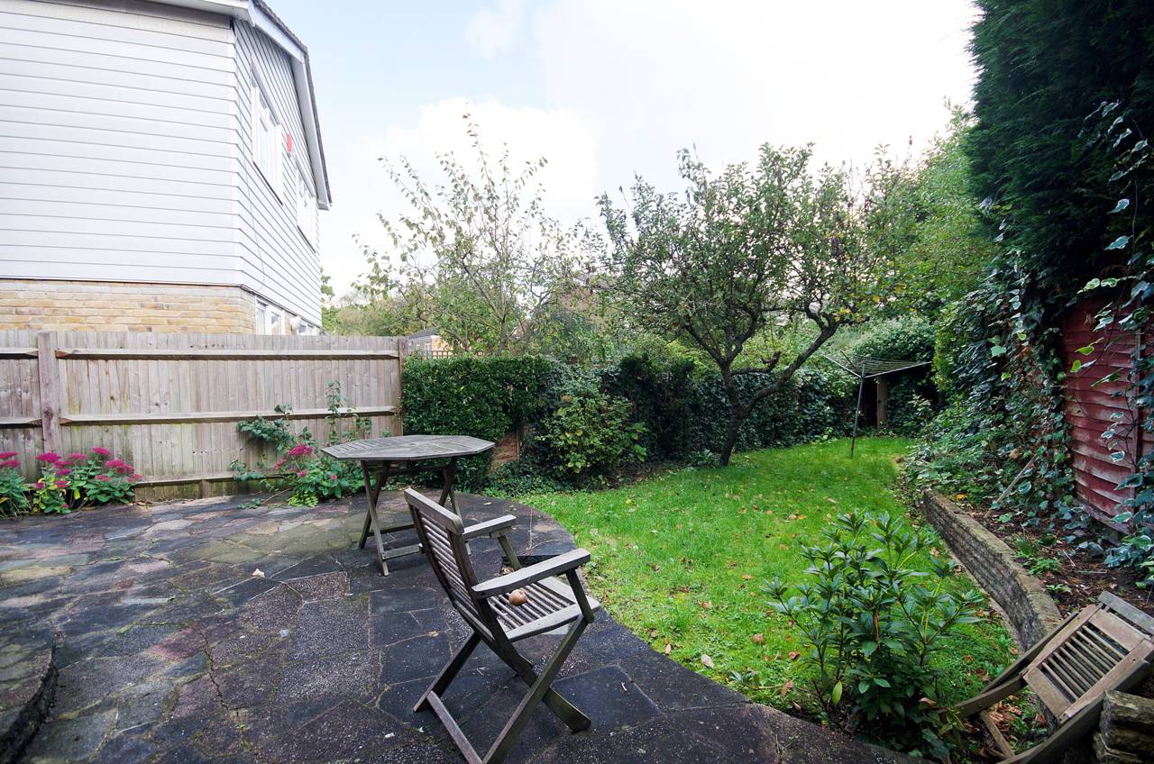 4 bedroom detached house for sale, Moss Lane, Pinner, HA, HA5 3AL