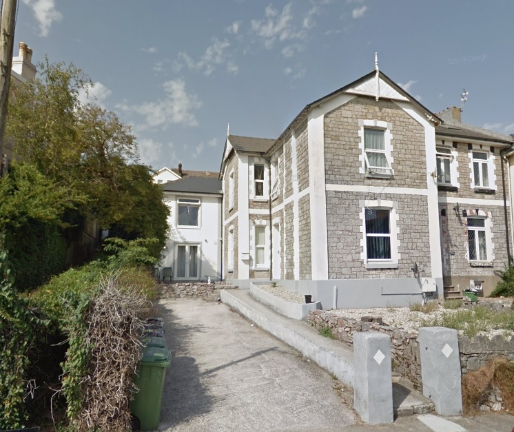 Double room in terraced house to rent, Church Road, Torquay