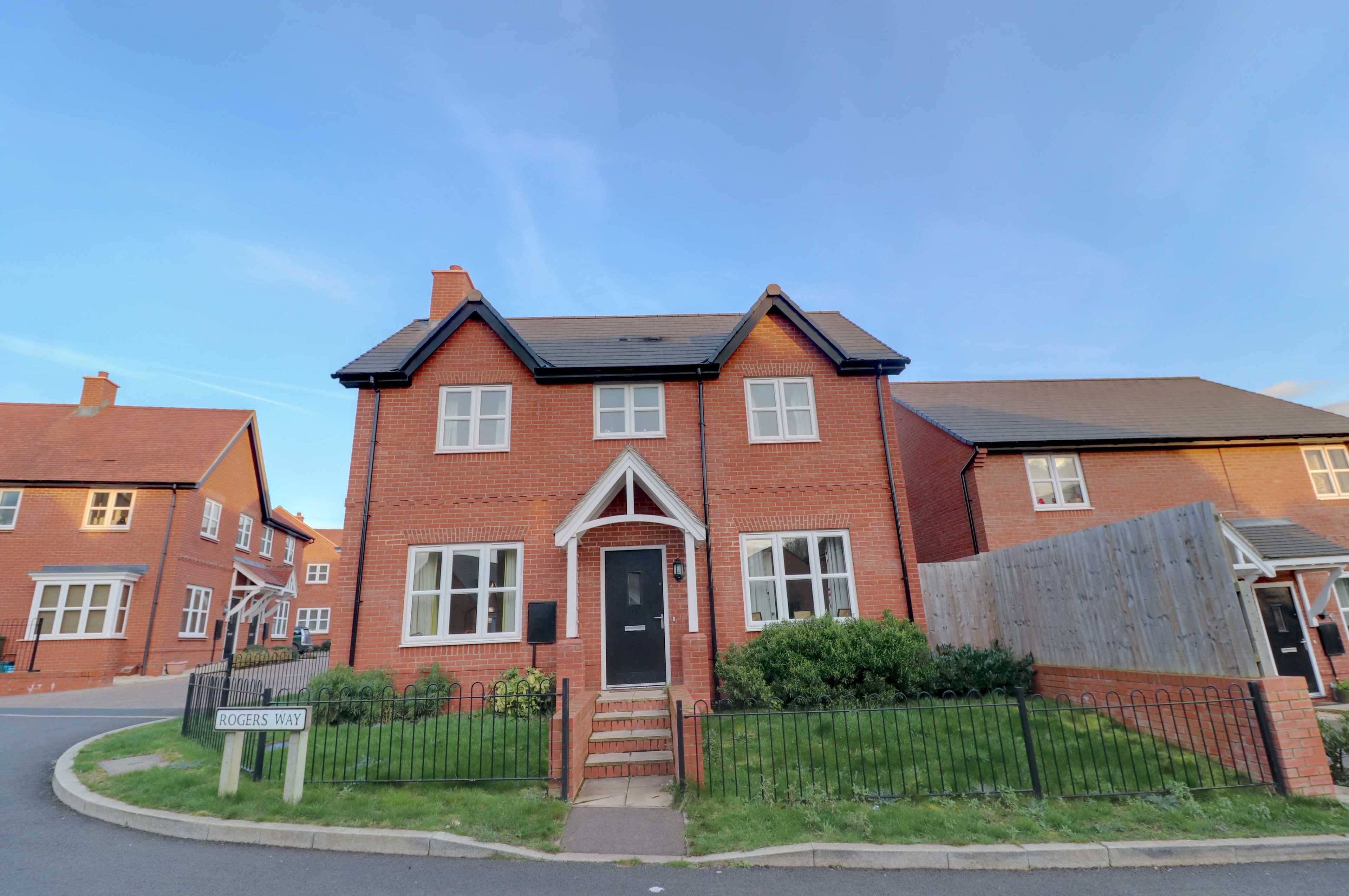 4 bedroom detached house for sale, Rogers Way, Winslow, Buckingham MK, MK18 3GD