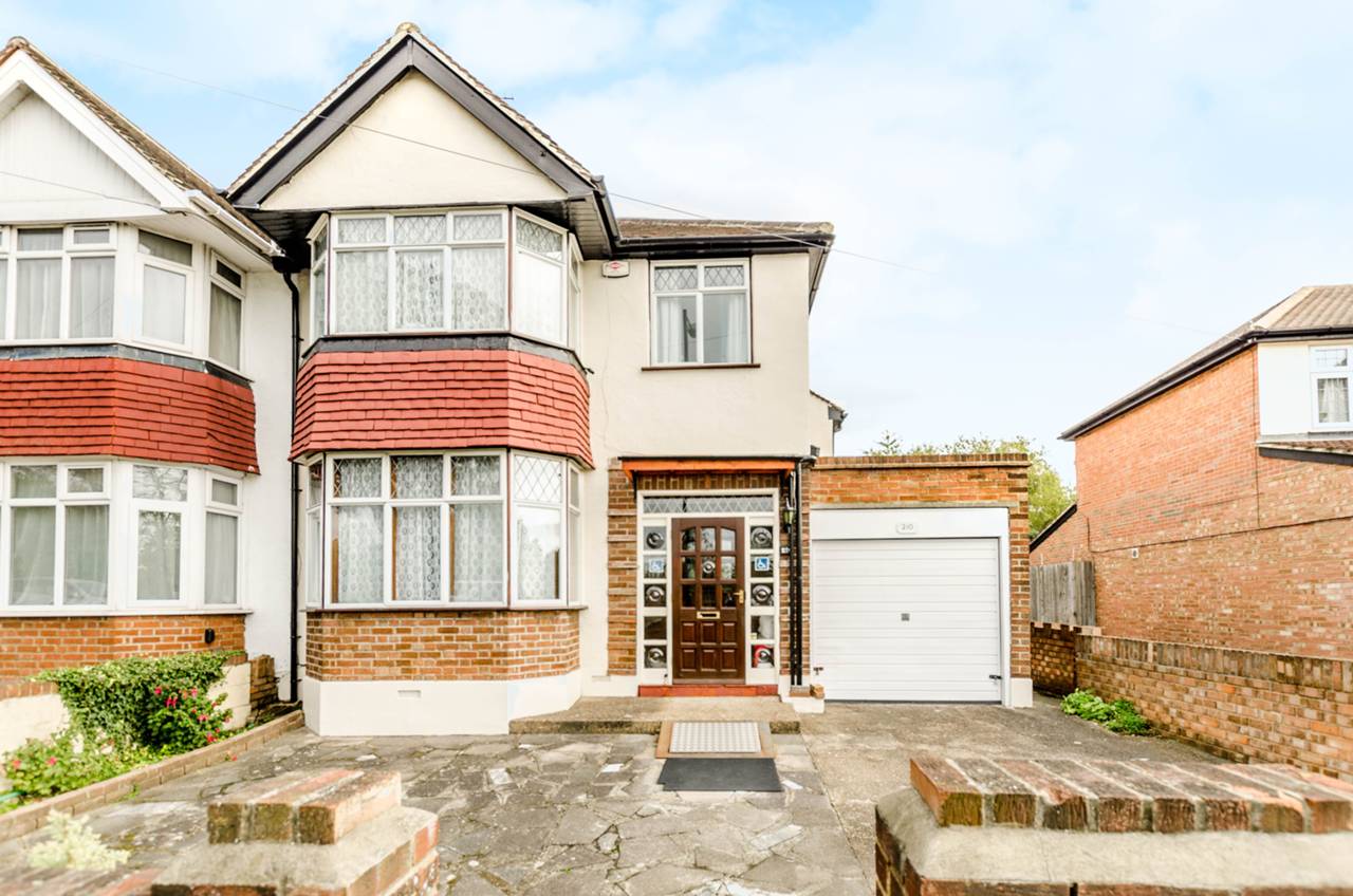 4 bedroom house for sale, Bridgewater Road, Wembley, HA0 1AS