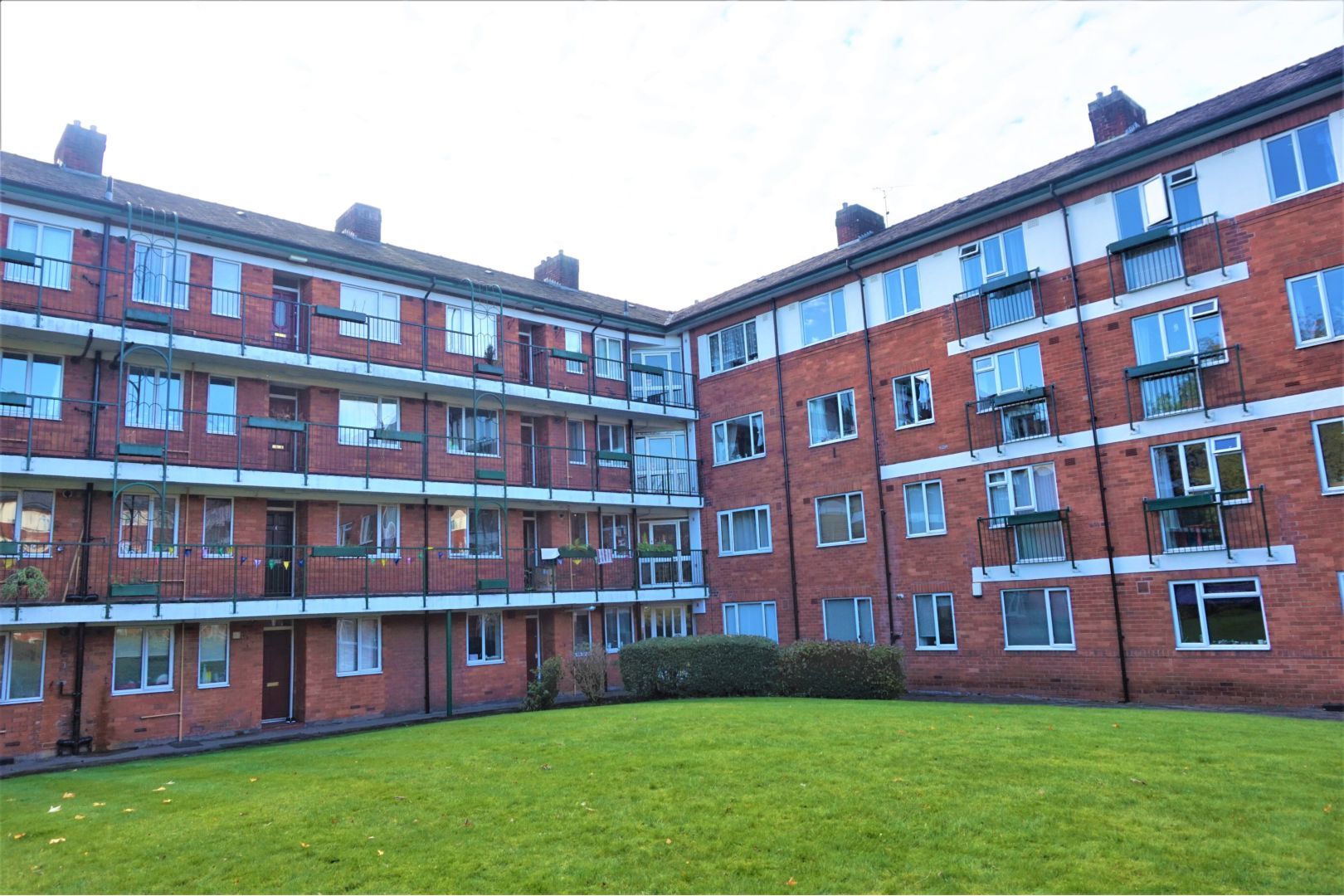 2 bedroom flat for sale, Eccles New Road, Salford M, M5 4UG