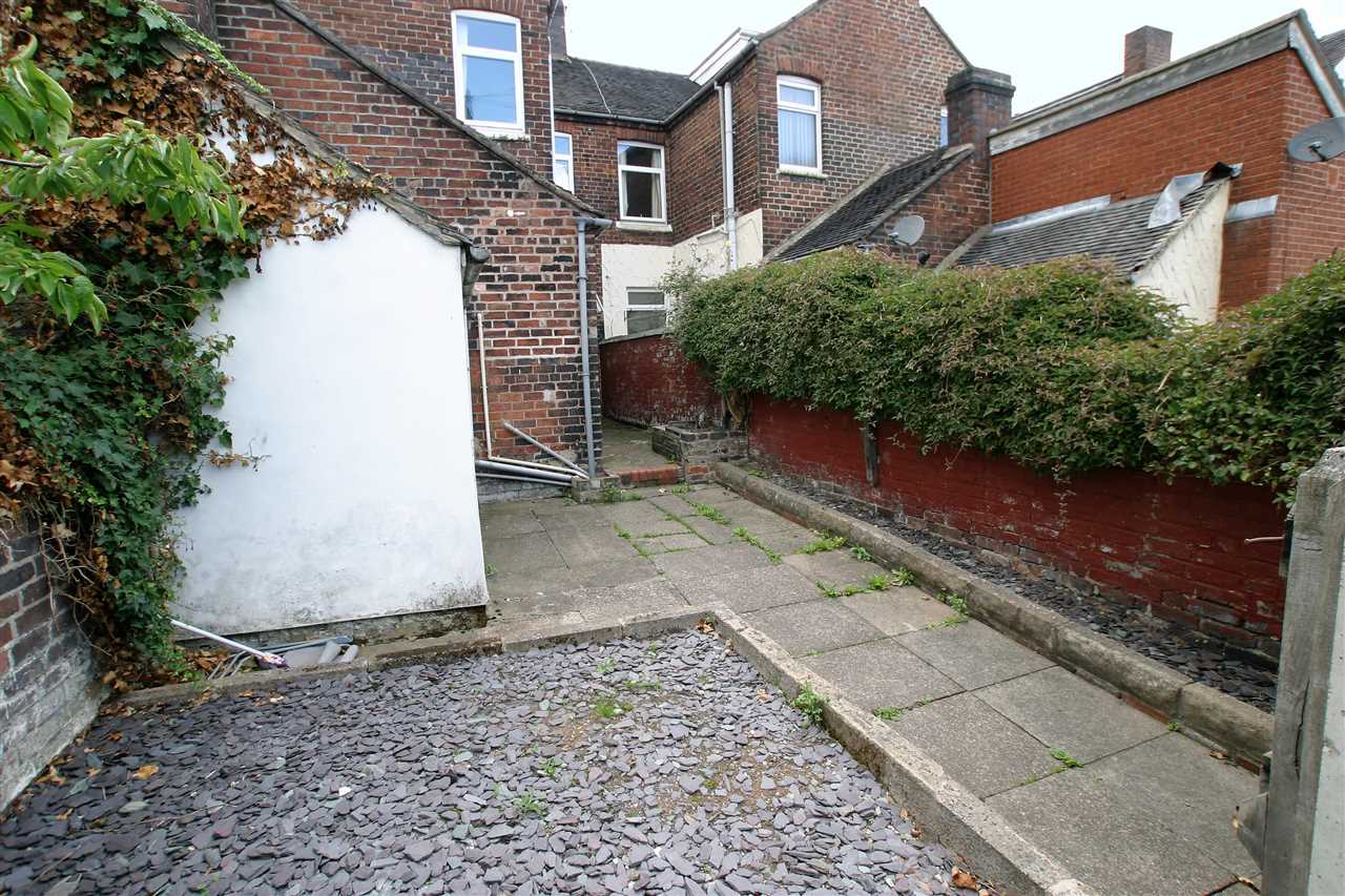 3 bedroom terraced house for sale, Princes Road, Stokeupontrent, ST4 7JP