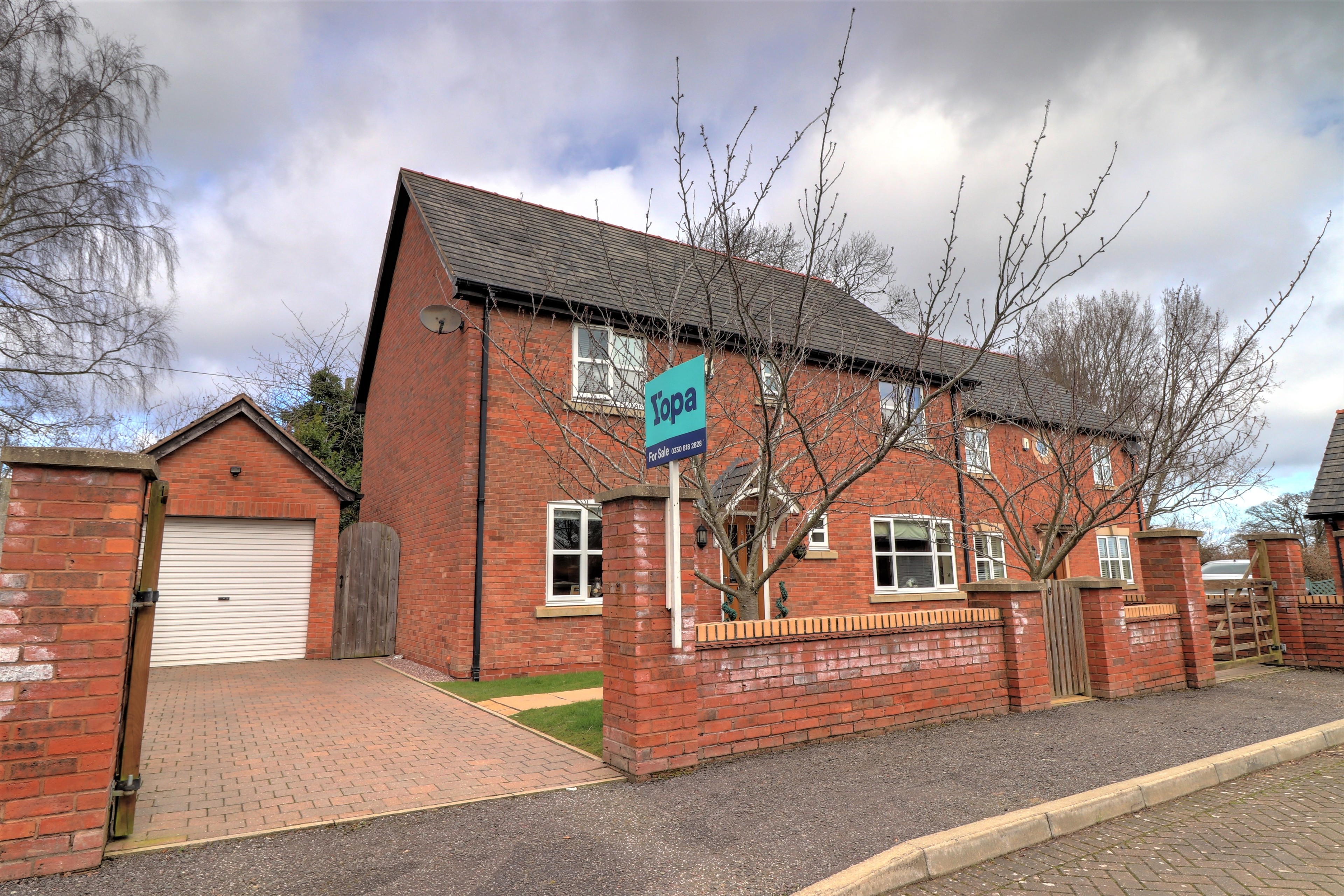 4 bedroom detached house for sale, Chapel Gardens, Penley, Wrexham LL, LL13 0JU