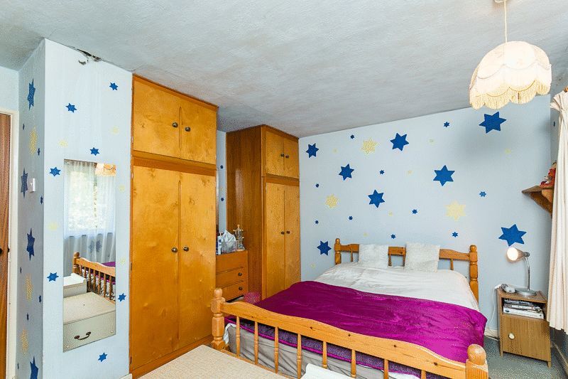 3 bedroom terraced house for sale, Clive Way, Crawley RH, RH10 7AH