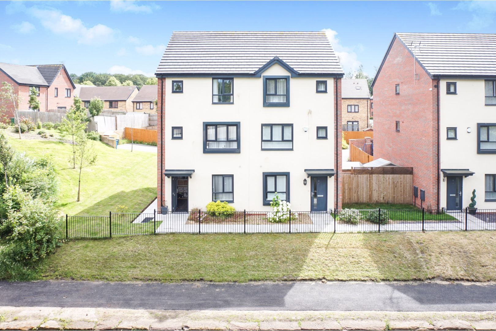 4 bedroom semidetached house for sale, Medlock Close, Castlefields