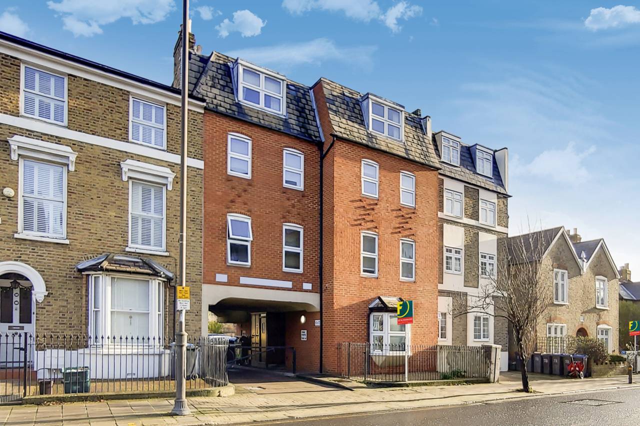 1 bedroom flat for sale, Hartfield Road, Wimbledon, SW, SW19 3TF