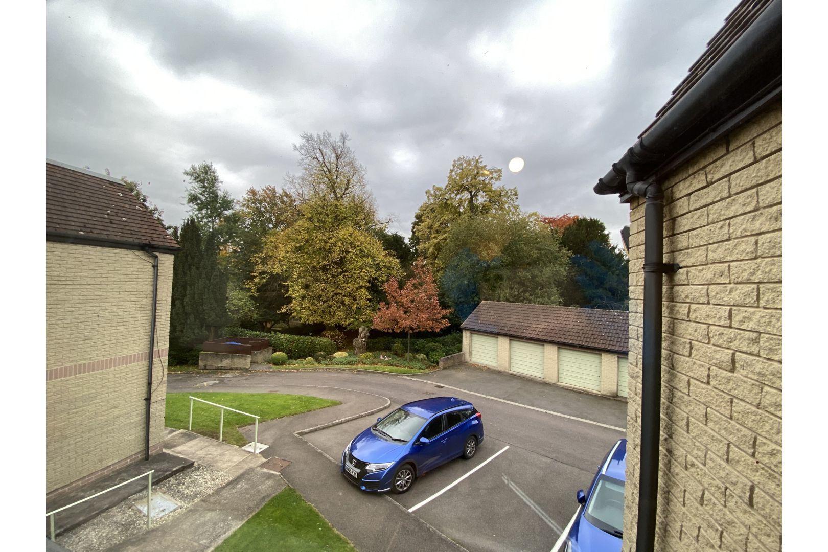 2 bedroom flat to rent, High Street, Old Whittington, Chesterfield S