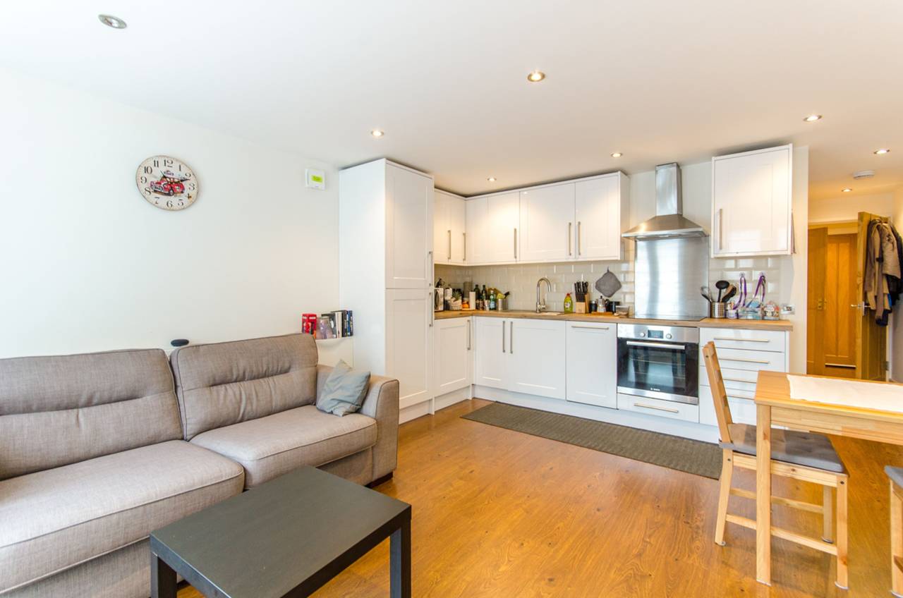 1 bedroom flat to rent, High Street, EN, EN5 5UZ