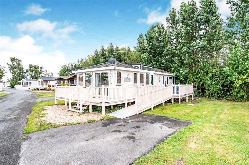 2 bedroom mobile home for sale, Road Runcton Chichester, West