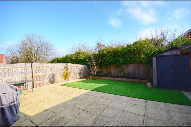 4 bedroom semidetached house to rent, Edison Drive, Rugby, CV21 1FB