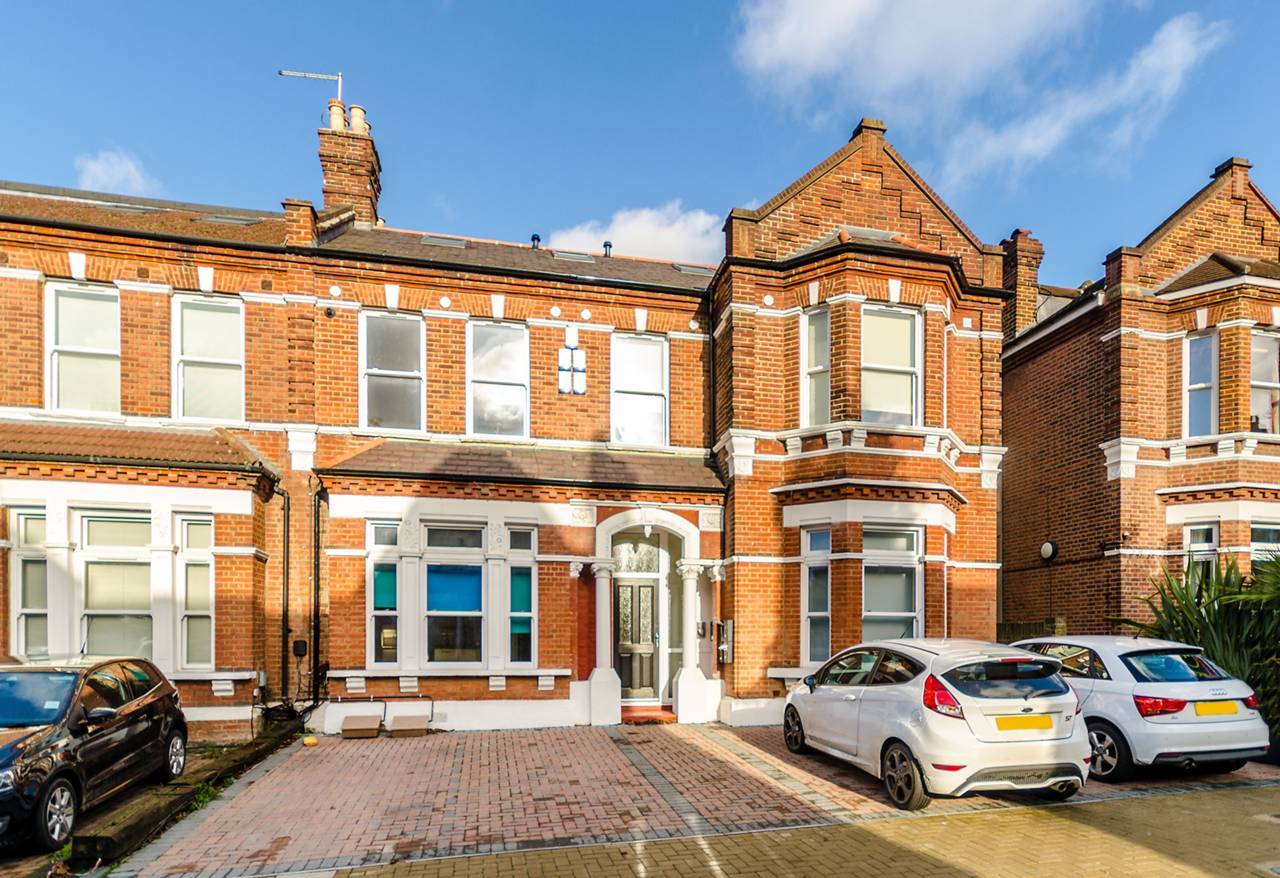 2 bedroom flat to rent, Manor Road, Beckenham, BR3 5JB