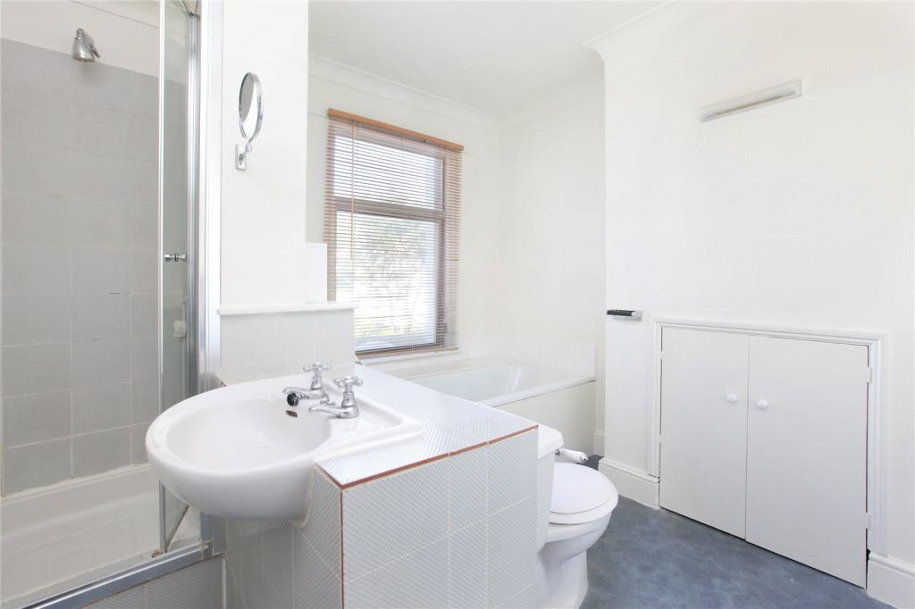 4 bedroom terraced house to rent, Atherton Street, Battersea, London