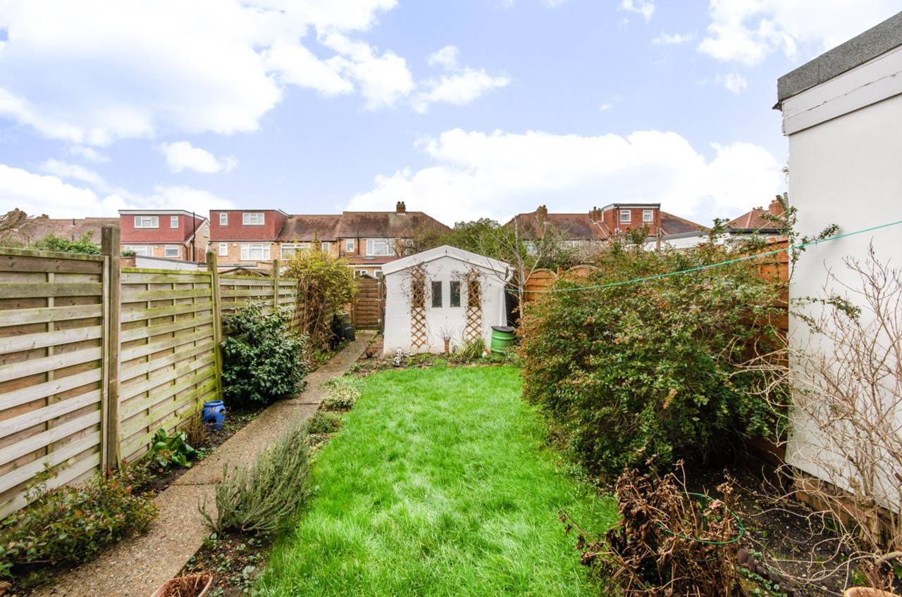 3 bedroom terraced house for sale, Scorton Avenue, Perivale, UB6 8LA